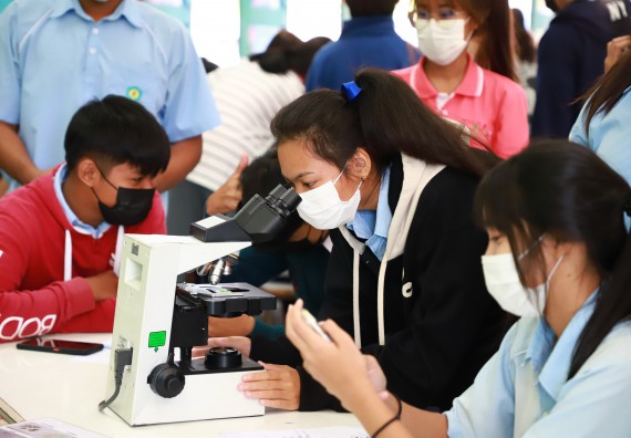 ภาพกิจกรรม  คณะวิทยาศาสตร์และเทคโนโลยี จัดกิจกรรมค่ายวิทยาศาสตร์สัญจร  โรงเรียนพิไกรวิทยา