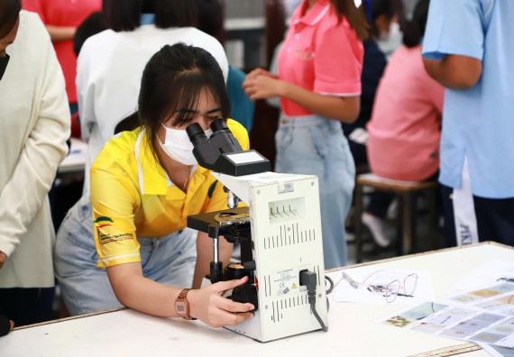 ภาพกิจกรรม  คณะวิทยาศาสตร์และเทคโนโลยี จัดกิจกรรมค่ายวิทยาศาสตร์สัญจร  โรงเรียนพิไกรวิทยา