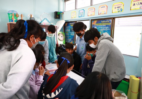 ภาพกิจกรรม  คณะวิทยาศาสตร์และเทคโนโลยี จัดกิจกรรมค่ายวิทยาศาสตร์สัญจร  โรงเรียนพิไกรวิทยา