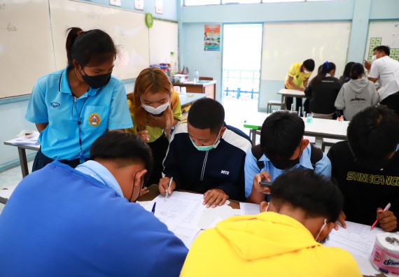 ภาพกิจกรรม  คณะวิทยาศาสตร์และเทคโนโลยี จัดกิจกรรมค่ายวิทยาศาสตร์สัญจร  โรงเรียนพิไกรวิทยา