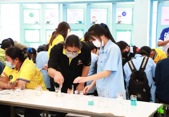 ภาพกิจกรรม  คณะวิทยาศาสตร์และเทคโนโลยี จัดกิจกรรมค่ายวิทยาศาสตร์สัญจร  โรงเรียนพิไกรวิทยา