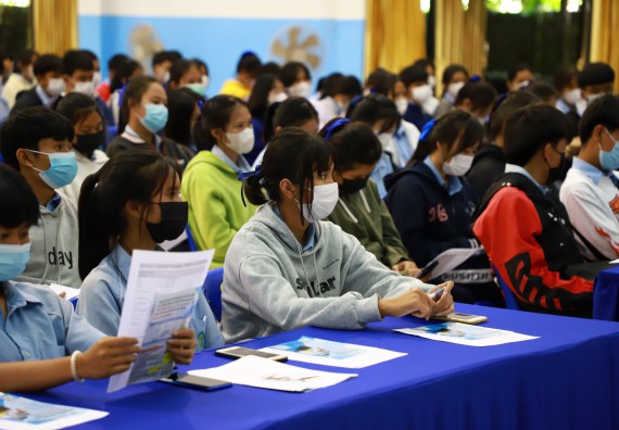 ภาพกิจกรรม  คณะวิทยาศาสตร์และเทคโนโลยี จัดกิจกรรมค่ายวิทยาศาสตร์สัญจร  โรงเรียนพิไกรวิทยา