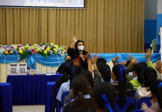 ภาพกิจกรรม  คณะวิทยาศาสตร์และเทคโนโลยี จัดกิจกรรมค่ายวิทยาศาสตร์สัญจร  โรงเรียนพิไกรวิทยา