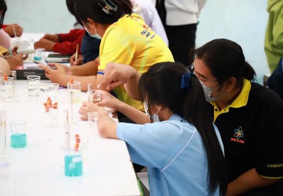 ภาพกิจกรรม  คณะวิทยาศาสตร์และเทคโนโลยี จัดกิจกรรมค่ายวิทยาศาสตร์สัญจร  โรงเรียนพิไกรวิทยา