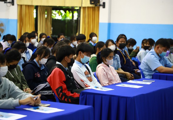 ภาพกิจกรรม  คณะวิทยาศาสตร์และเทคโนโลยี จัดกิจกรรมค่ายวิทยาศาสตร์สัญจร  โรงเรียนพิไกรวิทยา