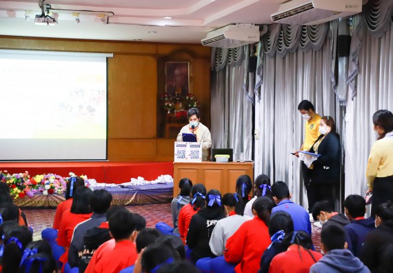 ภาพกิจกรรม  คณะวิทยาศาสตร์และเทคโนโลยี จัดกิจกรรมค่ายวิทยาศาสตร์สัญจร   โรงเรียนเฉลิมพระเกียรติสมเด็จพระศรีนครินทร์ กำแพงเพชรฯ