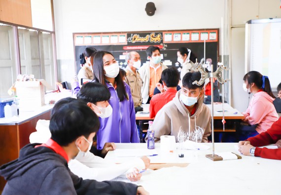 ภาพกิจกรรม  คณะวิทยาศาสตร์และเทคโนโลยี จัดกิจกรรมค่ายวิทยาศาสตร์สัญจร   โรงเรียนเฉลิมพระเกียรติสมเด็จพระศรีนครินทร์ กำแพงเพชรฯ