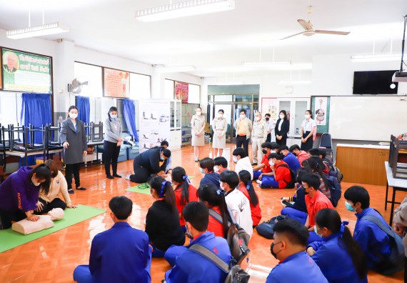 ภาพกิจกรรม  คณะวิทยาศาสตร์และเทคโนโลยี จัดกิจกรรมค่ายวิทยาศาสตร์สัญจร   โรงเรียนเฉลิมพระเกียรติสมเด็จพระศรีนครินทร์ กำแพงเพชรฯ