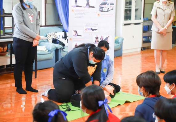 ภาพกิจกรรม  คณะวิทยาศาสตร์และเทคโนโลยี จัดกิจกรรมค่ายวิทยาศาสตร์สัญจร   โรงเรียนเฉลิมพระเกียรติสมเด็จพระศรีนครินทร์ กำแพงเพชรฯ