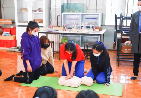 ภาพกิจกรรม  คณะวิทยาศาสตร์และเทคโนโลยี จัดกิจกรรมค่ายวิทยาศาสตร์สัญจร   โรงเรียนเฉลิมพระเกียรติสมเด็จพระศรีนครินทร์ กำแพงเพชรฯ