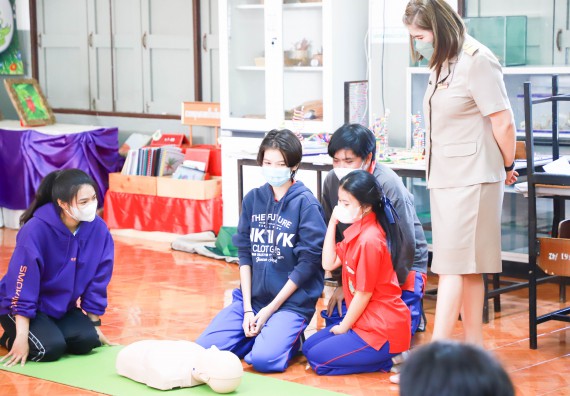 ภาพกิจกรรม  คณะวิทยาศาสตร์และเทคโนโลยี จัดกิจกรรมค่ายวิทยาศาสตร์สัญจร   โรงเรียนเฉลิมพระเกียรติสมเด็จพระศรีนครินทร์ กำแพงเพชรฯ