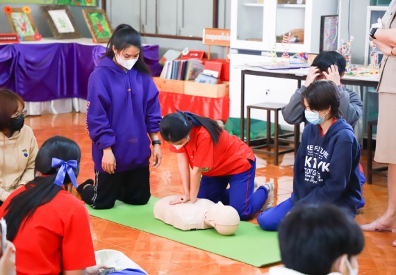 ภาพกิจกรรม  คณะวิทยาศาสตร์และเทคโนโลยี จัดกิจกรรมค่ายวิทยาศาสตร์สัญจร   โรงเรียนเฉลิมพระเกียรติสมเด็จพระศรีนครินทร์ กำแพงเพชรฯ