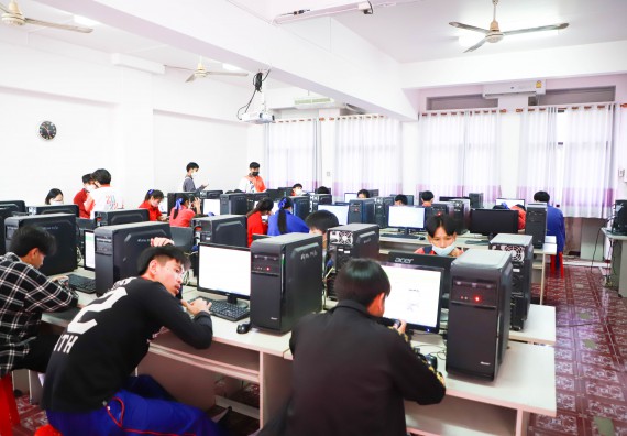 ภาพกิจกรรม  คณะวิทยาศาสตร์และเทคโนโลยี จัดกิจกรรมค่ายวิทยาศาสตร์สัญจร   โรงเรียนเฉลิมพระเกียรติสมเด็จพระศรีนครินทร์ กำแพงเพชรฯ