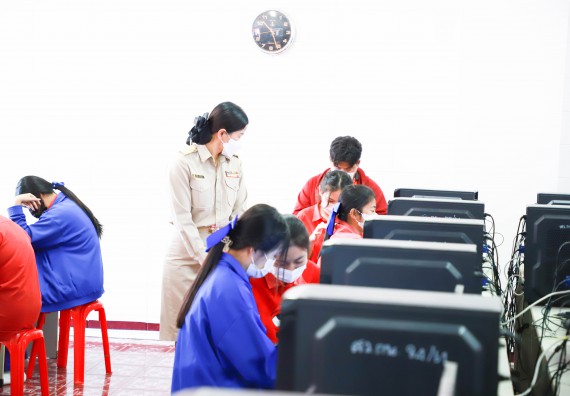 ภาพกิจกรรม  คณะวิทยาศาสตร์และเทคโนโลยี จัดกิจกรรมค่ายวิทยาศาสตร์สัญจร   โรงเรียนเฉลิมพระเกียรติสมเด็จพระศรีนครินทร์ กำแพงเพชรฯ