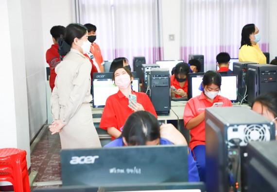 ภาพกิจกรรม  คณะวิทยาศาสตร์และเทคโนโลยี จัดกิจกรรมค่ายวิทยาศาสตร์สัญจร   โรงเรียนเฉลิมพระเกียรติสมเด็จพระศรีนครินทร์ กำแพงเพชรฯ