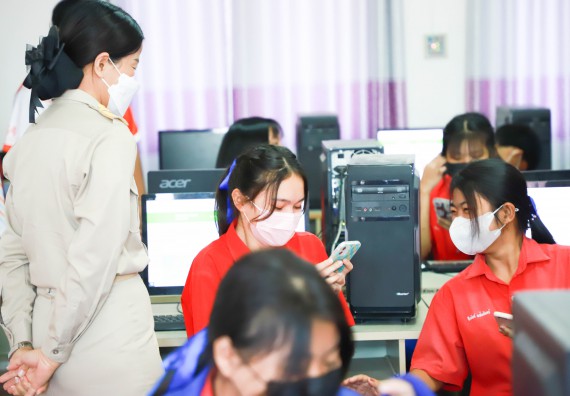 ภาพกิจกรรม  คณะวิทยาศาสตร์และเทคโนโลยี จัดกิจกรรมค่ายวิทยาศาสตร์สัญจร   โรงเรียนเฉลิมพระเกียรติสมเด็จพระศรีนครินทร์ กำแพงเพชรฯ