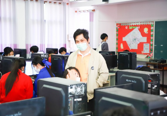 ภาพกิจกรรม  คณะวิทยาศาสตร์และเทคโนโลยี จัดกิจกรรมค่ายวิทยาศาสตร์สัญจร   โรงเรียนเฉลิมพระเกียรติสมเด็จพระศรีนครินทร์ กำแพงเพชรฯ