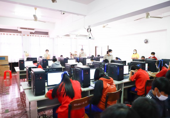 ภาพกิจกรรม  คณะวิทยาศาสตร์และเทคโนโลยี จัดกิจกรรมค่ายวิทยาศาสตร์สัญจร   โรงเรียนเฉลิมพระเกียรติสมเด็จพระศรีนครินทร์ กำแพงเพชรฯ