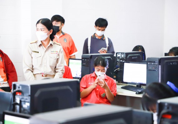 ภาพกิจกรรม  คณะวิทยาศาสตร์และเทคโนโลยี จัดกิจกรรมค่ายวิทยาศาสตร์สัญจร   โรงเรียนเฉลิมพระเกียรติสมเด็จพระศรีนครินทร์ กำแพงเพชรฯ