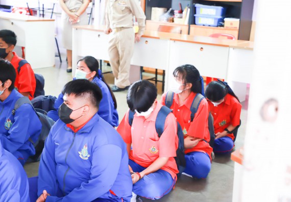 ภาพกิจกรรม  คณะวิทยาศาสตร์และเทคโนโลยี จัดกิจกรรมค่ายวิทยาศาสตร์สัญจร   โรงเรียนเฉลิมพระเกียรติสมเด็จพระศรีนครินทร์ กำแพงเพชรฯ