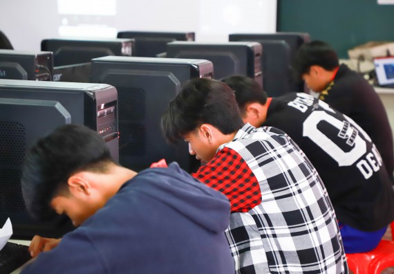 ภาพกิจกรรม  คณะวิทยาศาสตร์และเทคโนโลยี จัดกิจกรรมค่ายวิทยาศาสตร์สัญจร   โรงเรียนเฉลิมพระเกียรติสมเด็จพระศรีนครินทร์ กำแพงเพชรฯ