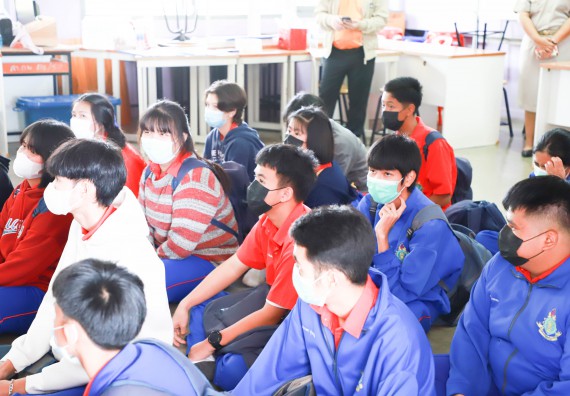 ภาพกิจกรรม  คณะวิทยาศาสตร์และเทคโนโลยี จัดกิจกรรมค่ายวิทยาศาสตร์สัญจร   โรงเรียนเฉลิมพระเกียรติสมเด็จพระศรีนครินทร์ กำแพงเพชรฯ