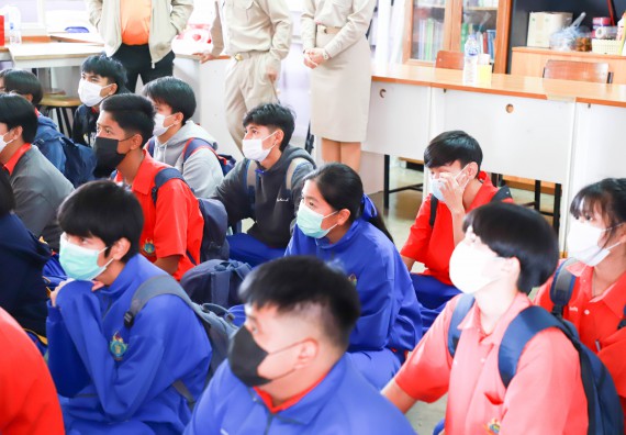 ภาพกิจกรรม  คณะวิทยาศาสตร์และเทคโนโลยี จัดกิจกรรมค่ายวิทยาศาสตร์สัญจร   โรงเรียนเฉลิมพระเกียรติสมเด็จพระศรีนครินทร์ กำแพงเพชรฯ