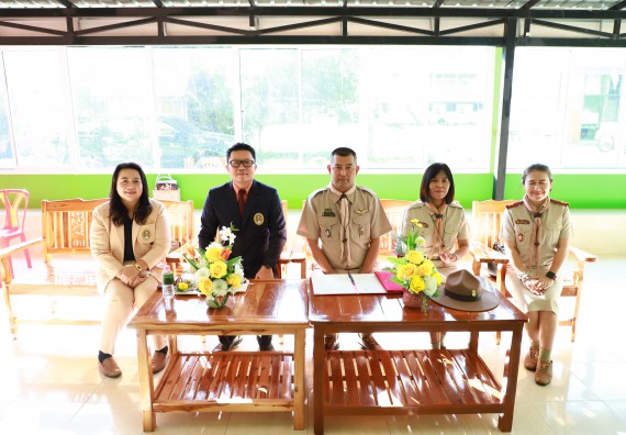 ภาพกิจกรรม  คณะวิทยาศาสตร์และเทคโนโลยี จัดกิจกรรมค่ายวิทยาศาสตร์สัญจร  โรงเรียนหนองกองพิทยาคม