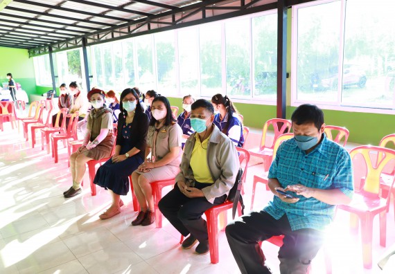 ภาพกิจกรรม  คณะวิทยาศาสตร์และเทคโนโลยี จัดกิจกรรมค่ายวิทยาศาสตร์สัญจร  โรงเรียนหนองกองพิทยาคม