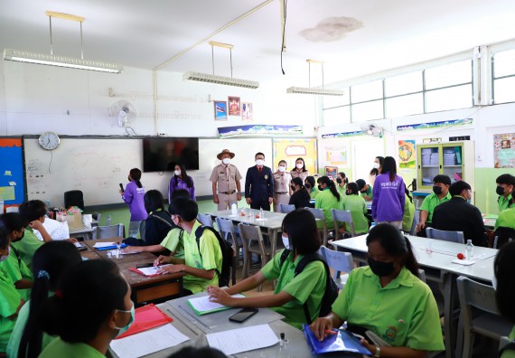 ภาพกิจกรรม  คณะวิทยาศาสตร์และเทคโนโลยี จัดกิจกรรมค่ายวิทยาศาสตร์สัญจร  โรงเรียนหนองกองพิทยาคม