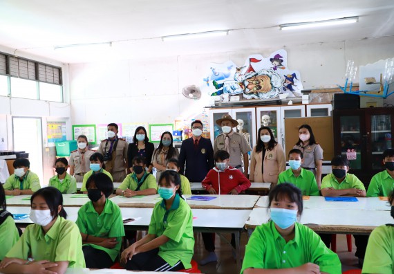 ภาพกิจกรรม  คณะวิทยาศาสตร์และเทคโนโลยี จัดกิจกรรมค่ายวิทยาศาสตร์สัญจร  โรงเรียนหนองกองพิทยาคม