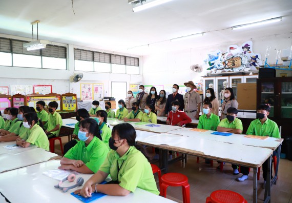 ภาพกิจกรรม  คณะวิทยาศาสตร์และเทคโนโลยี จัดกิจกรรมค่ายวิทยาศาสตร์สัญจร  โรงเรียนหนองกองพิทยาคม