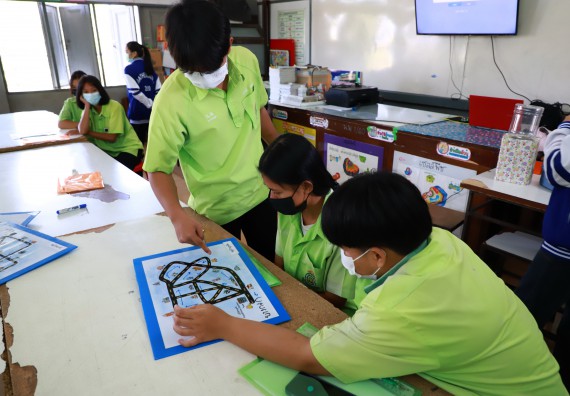 ภาพกิจกรรม  คณะวิทยาศาสตร์และเทคโนโลยี จัดกิจกรรมค่ายวิทยาศาสตร์สัญจร  โรงเรียนหนองกองพิทยาคม