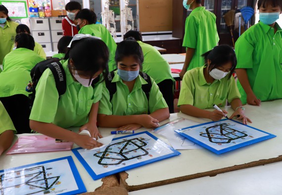 ภาพกิจกรรม  คณะวิทยาศาสตร์และเทคโนโลยี จัดกิจกรรมค่ายวิทยาศาสตร์สัญจร  โรงเรียนหนองกองพิทยาคม