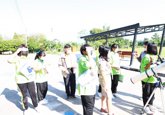 ภาพกิจกรรม  คณะวิทยาศาสตร์และเทคโนโลยี จัดกิจกรรมค่ายวิทยาศาสตร์สัญจร  โรงเรียนหนองกองพิทยาคม