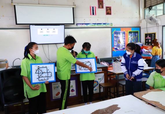 ภาพกิจกรรม  คณะวิทยาศาสตร์และเทคโนโลยี จัดกิจกรรมค่ายวิทยาศาสตร์สัญจร  โรงเรียนหนองกองพิทยาคม