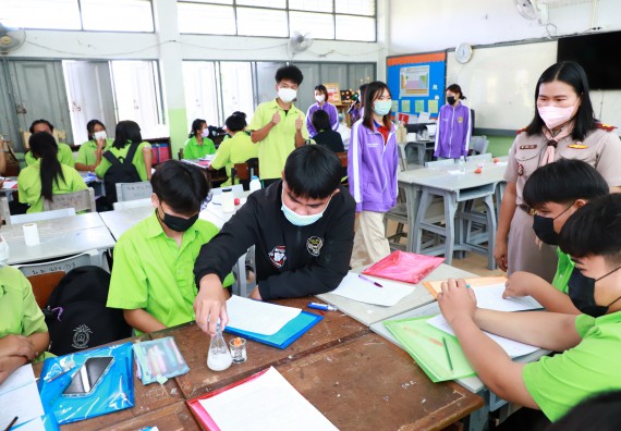 ภาพกิจกรรม  คณะวิทยาศาสตร์และเทคโนโลยี จัดกิจกรรมค่ายวิทยาศาสตร์สัญจร  โรงเรียนหนองกองพิทยาคม