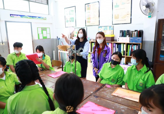 ภาพกิจกรรม  คณะวิทยาศาสตร์และเทคโนโลยี จัดกิจกรรมค่ายวิทยาศาสตร์สัญจร  โรงเรียนหนองกองพิทยาคม