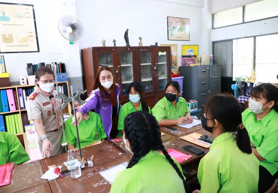 ภาพกิจกรรม  คณะวิทยาศาสตร์และเทคโนโลยี จัดกิจกรรมค่ายวิทยาศาสตร์สัญจร  โรงเรียนหนองกองพิทยาคม