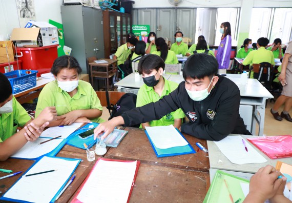 ภาพกิจกรรม  คณะวิทยาศาสตร์และเทคโนโลยี จัดกิจกรรมค่ายวิทยาศาสตร์สัญจร  โรงเรียนหนองกองพิทยาคม