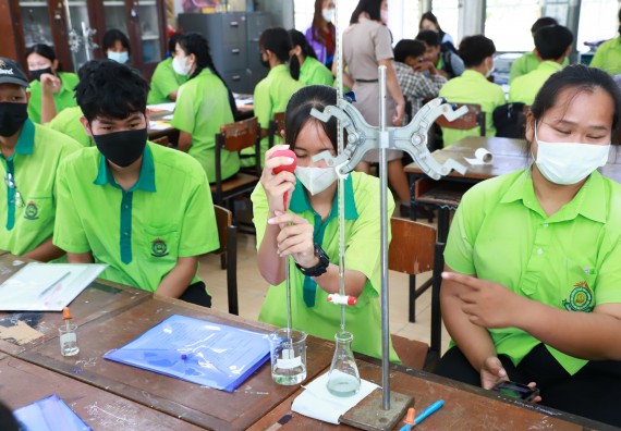 ภาพกิจกรรม  คณะวิทยาศาสตร์และเทคโนโลยี จัดกิจกรรมค่ายวิทยาศาสตร์สัญจร  โรงเรียนหนองกองพิทยาคม