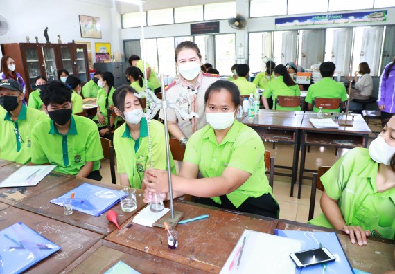 ภาพกิจกรรม  คณะวิทยาศาสตร์และเทคโนโลยี จัดกิจกรรมค่ายวิทยาศาสตร์สัญจร  โรงเรียนหนองกองพิทยาคม