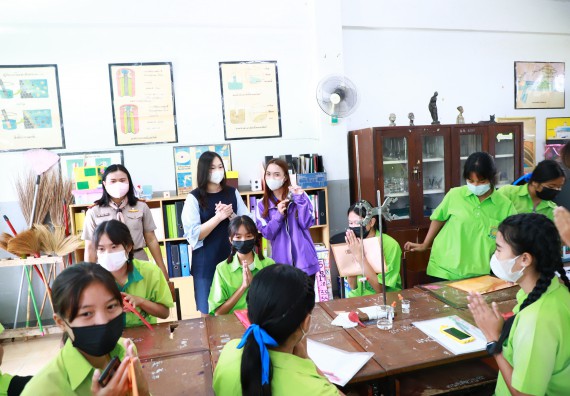 ภาพกิจกรรม  คณะวิทยาศาสตร์และเทคโนโลยี จัดกิจกรรมค่ายวิทยาศาสตร์สัญจร  โรงเรียนหนองกองพิทยาคม