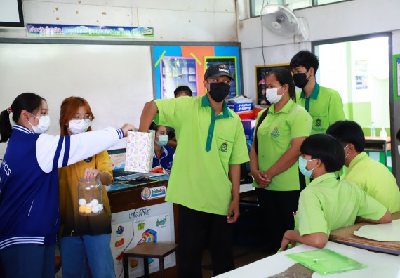 ภาพกิจกรรม  คณะวิทยาศาสตร์และเทคโนโลยี จัดกิจกรรมค่ายวิทยาศาสตร์สัญจร  โรงเรียนหนองกองพิทยาคม