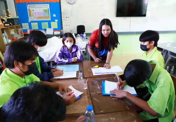 ภาพกิจกรรม  คณะวิทยาศาสตร์และเทคโนโลยี จัดกิจกรรมค่ายวิทยาศาสตร์สัญจร  โรงเรียนหนองกองพิทยาคม