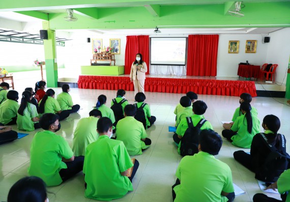 ภาพกิจกรรม  คณะวิทยาศาสตร์และเทคโนโลยี จัดกิจกรรมค่ายวิทยาศาสตร์สัญจร  โรงเรียนหนองกองพิทยาคม