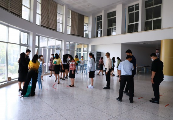 ภาพกิจกรรม  บรรยากาศการฝึกซ้อมพระราชทานปริญญาบัตรประจำปี 2565 กลุ่มย่อย คณะวิทยาศาสตร์และเทคโนโลยีมหาวิทยาลัยราชภัฎกำแพงเพชร