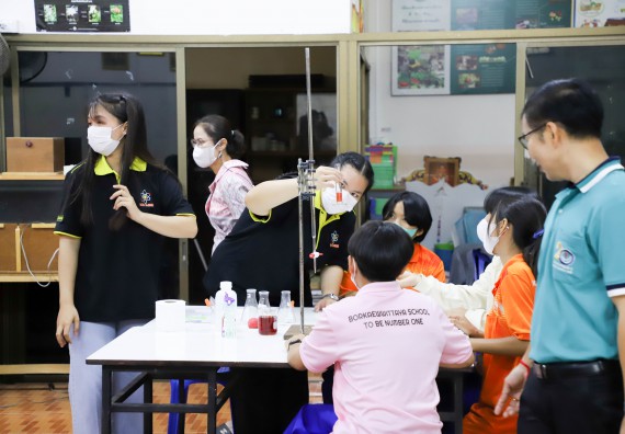 ภาพกิจกรรม  คณะวิทยาศาสตร์และเทคโนโลยี จัดกิจกรรมค่ายวิทยาศาสตร์สัญจร ปีการศึกษา 2565  โรงเรียนบ่อแก้ววิทยา