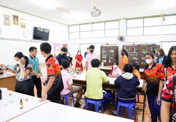 ภาพกิจกรรม  คณะวิทยาศาสตร์และเทคโนโลยี จัดกิจกรรมค่ายวิทยาศาสตร์สัญจร ปีการศึกษา 2565  โรงเรียนบ่อแก้ววิทยา