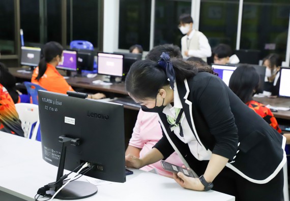 ภาพกิจกรรม  คณะวิทยาศาสตร์และเทคโนโลยี จัดกิจกรรมค่ายวิทยาศาสตร์สัญจร ปีการศึกษา 2565  โรงเรียนบ่อแก้ววิทยา